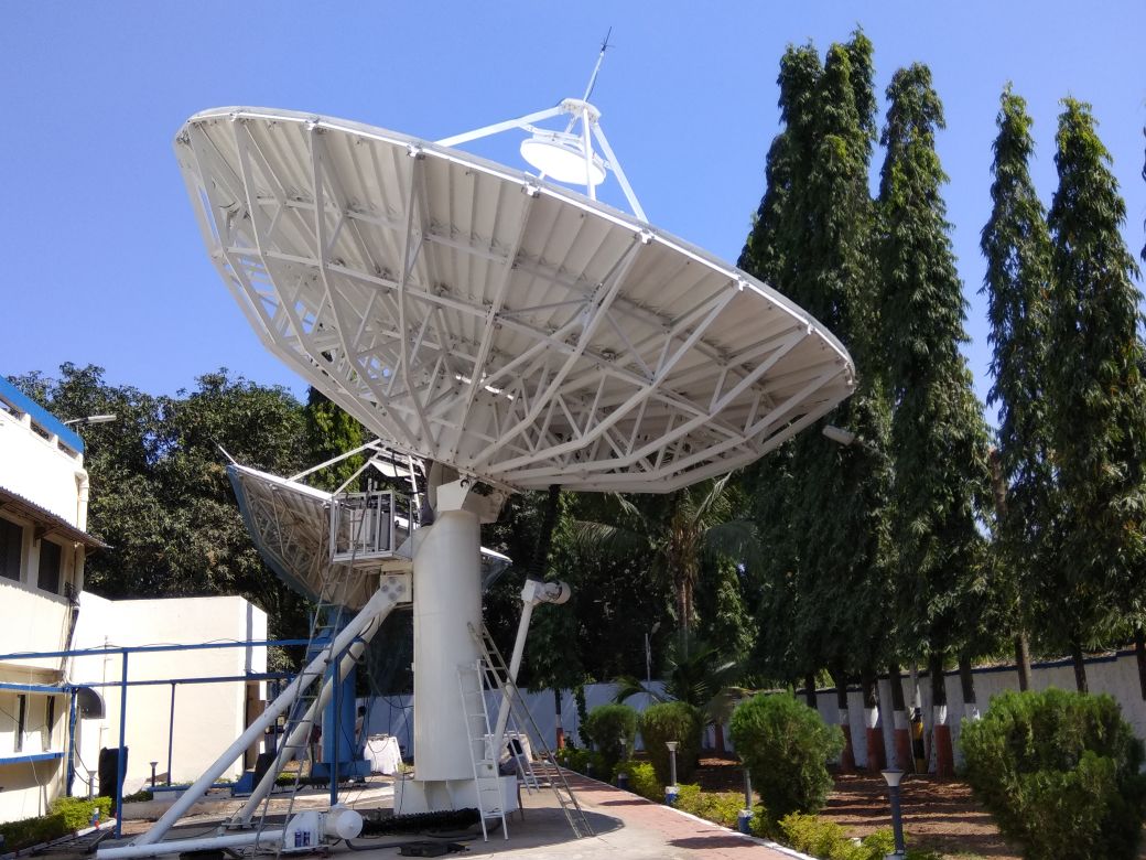 Large aperture earth station antenna installed on site